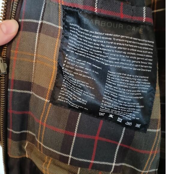 Barbour Men's Classic Beaufort Waxed Jacket in Olive Green - Picture 12 of 12